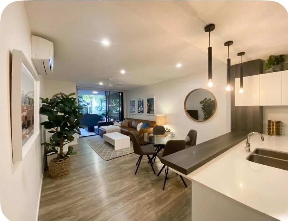 Apartment Luxe Retreat - Airport 13 Mins, Free Parking, Train, Bus, Shops & Parks Nearby Brisbane