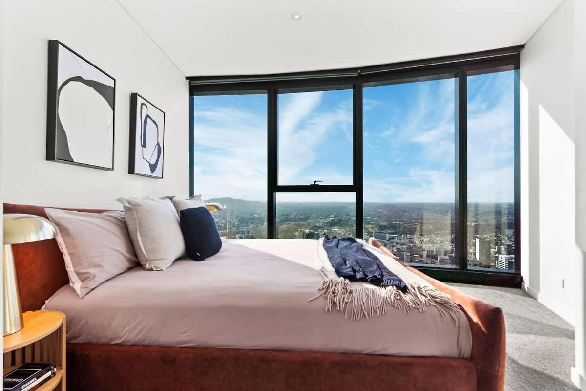 Skytower - 81st Floor, & River Views, Free Car Parking Apartment