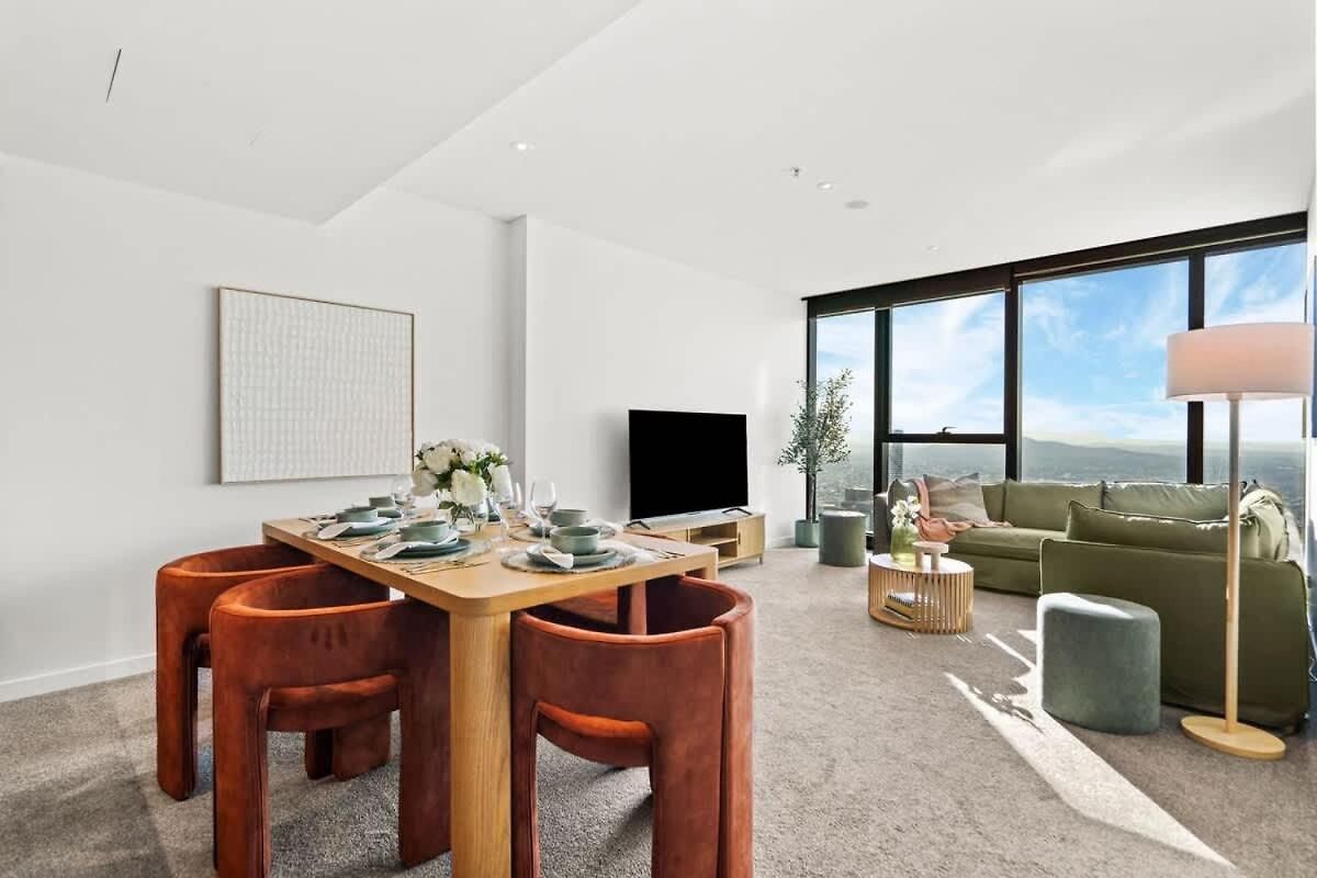 Apartment Skytower - 81st Floor, & River Views, Free Car Parking Brisbane