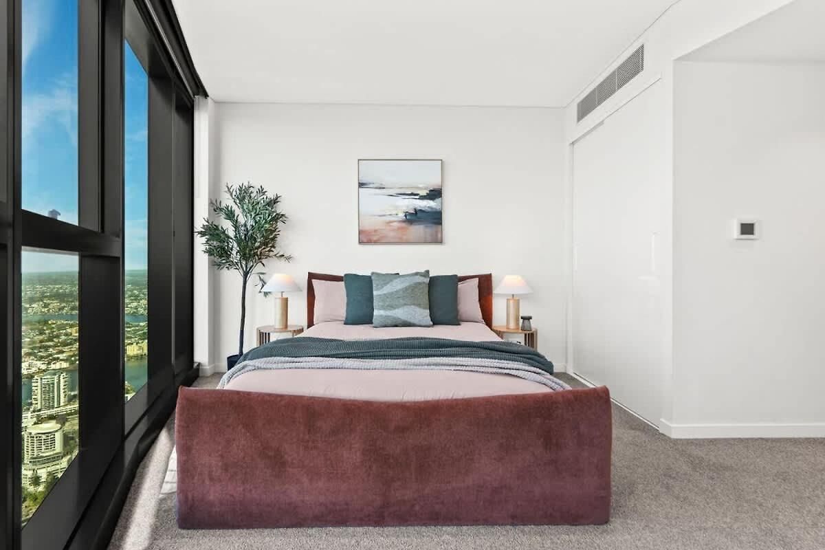 Apartment Skytower - 81st Floor, & River Views, Free Car Parking *