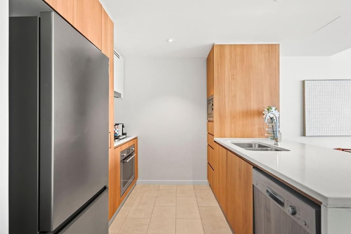 Apartment Skytower - 81st Floor, & River Views, Free Car Parking *
