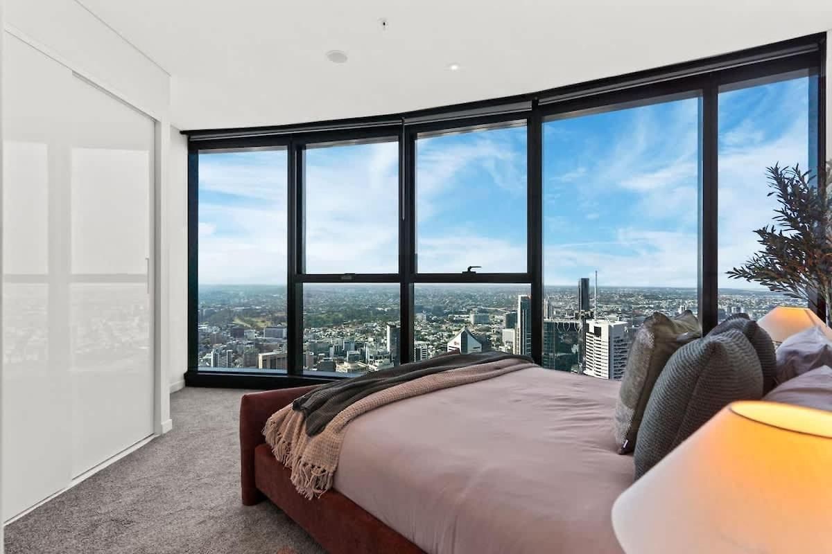 Skytower - 81st Floor, & River Views, Free Car Parking Apartment