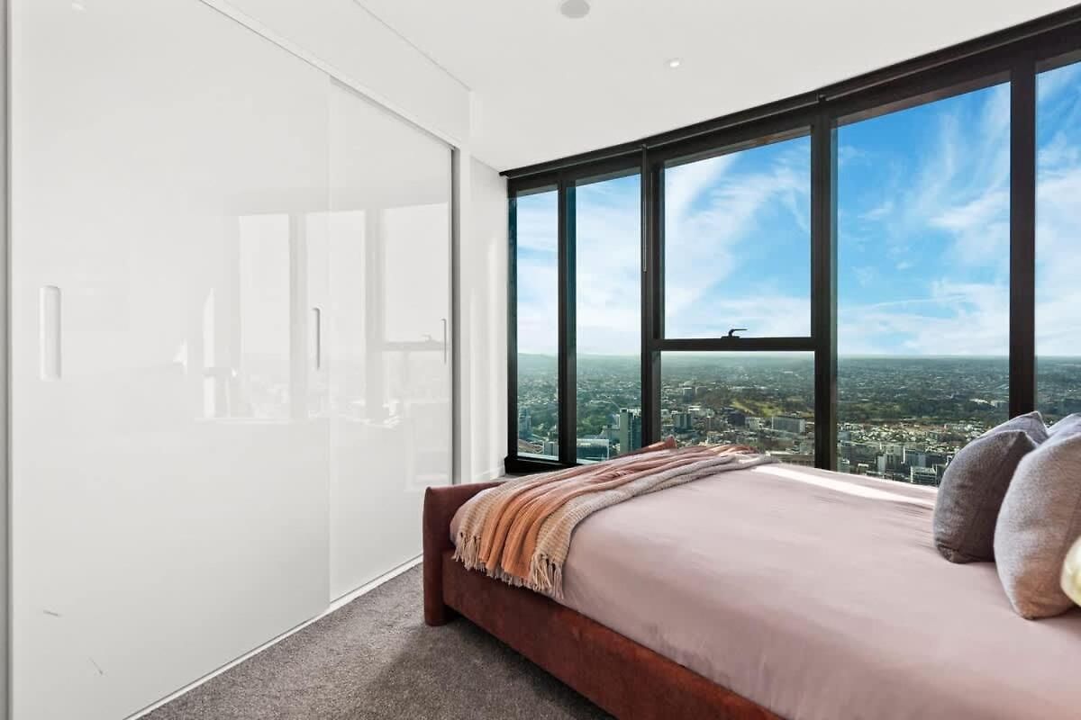 Apartment Skytower - 81st Floor, & River Views, Free Car Parking *