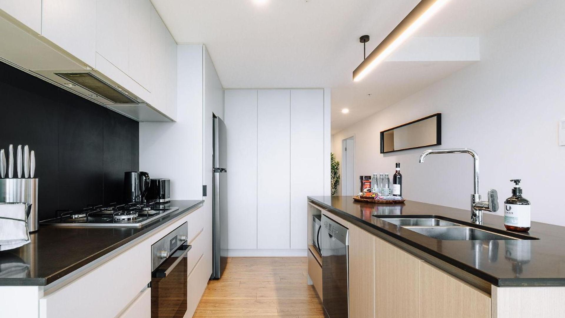 Skyline Serenity 2br With River & Views Apartment Brisbane