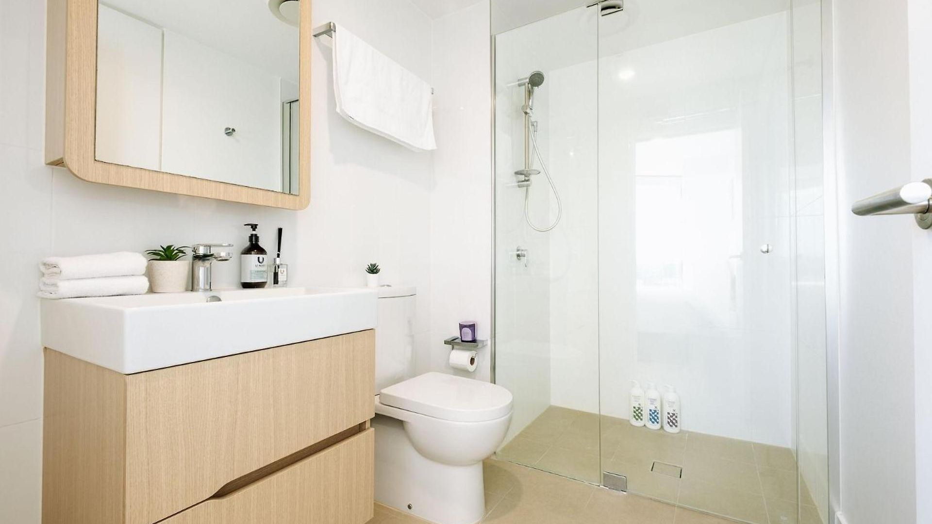 Twin Retreat With Views @ One Apartment