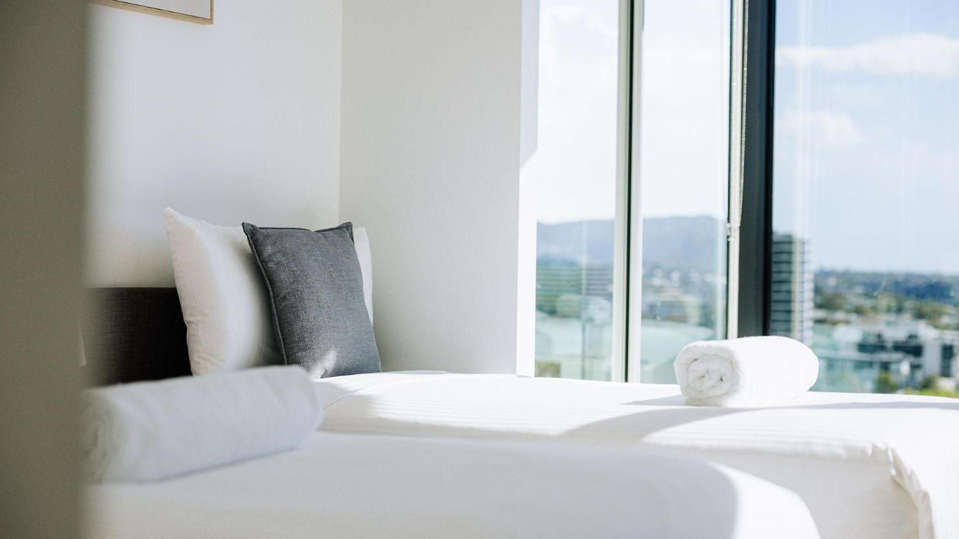 Twin Retreat With Views @ One Apartment Brisbane
