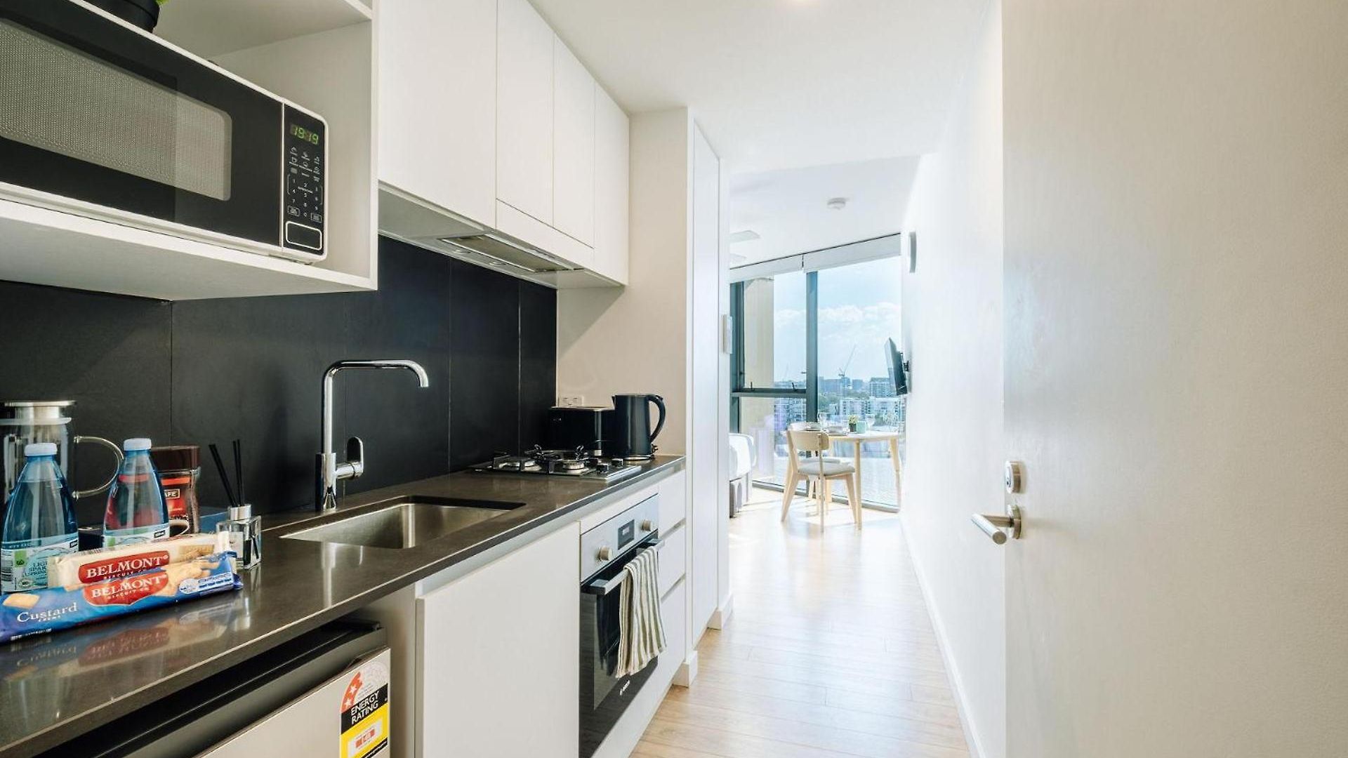 Twin Retreat With Views @ One Apartment *