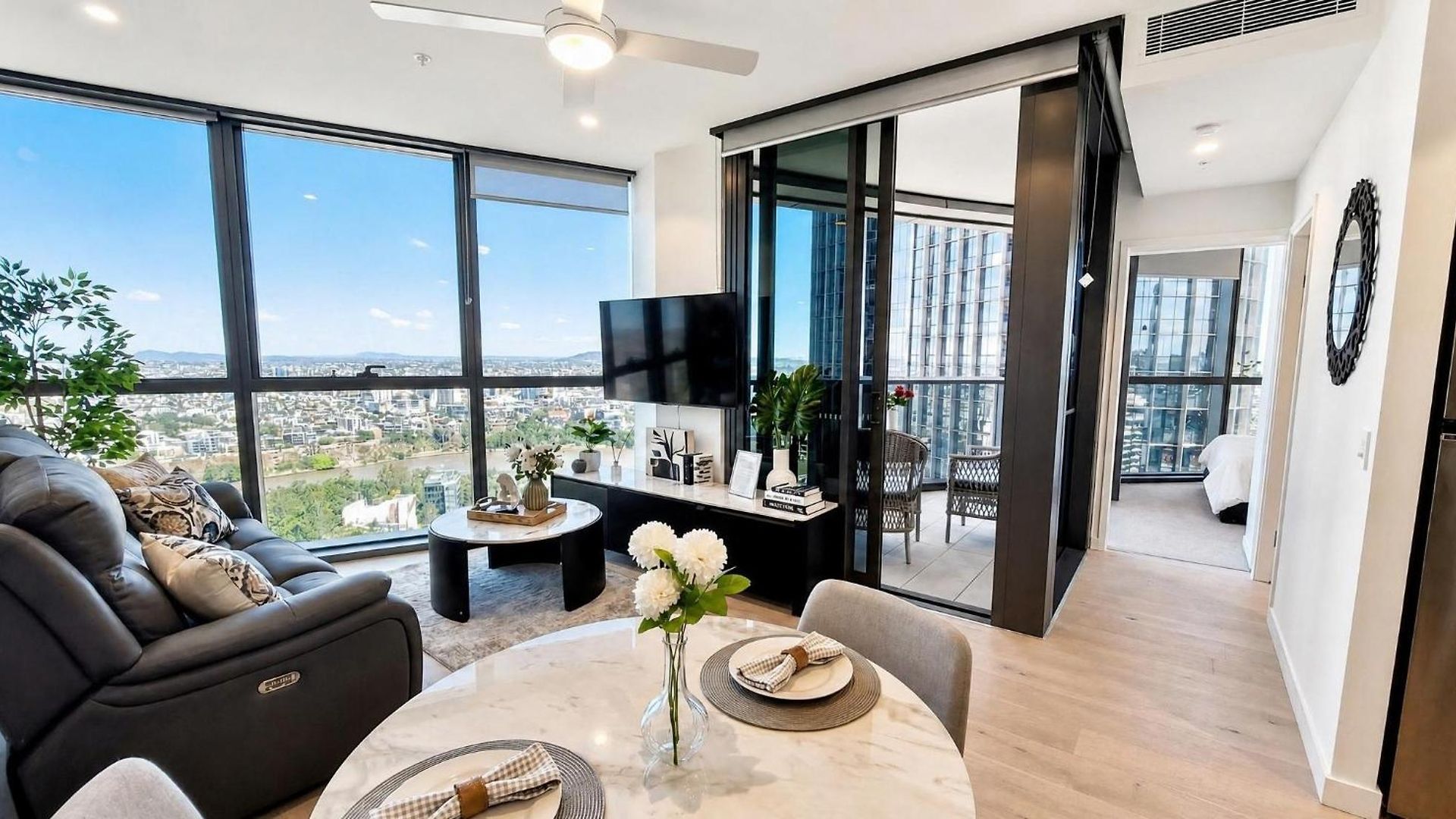 Luxury Riverfront Level 38 Queen's Wharf Tower Apartment Brisbane