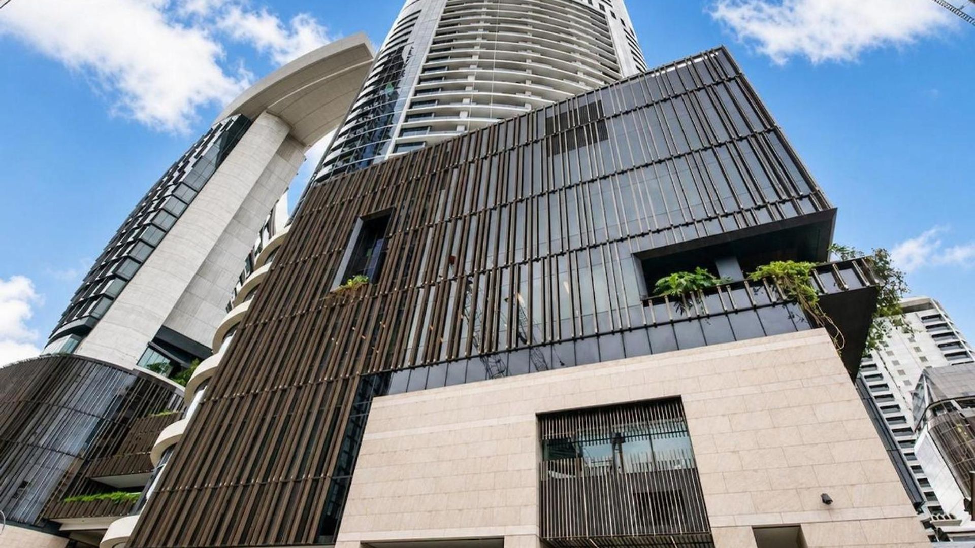 Luxury Riverfront Level 38 Queen's Wharf Tower Apartment
