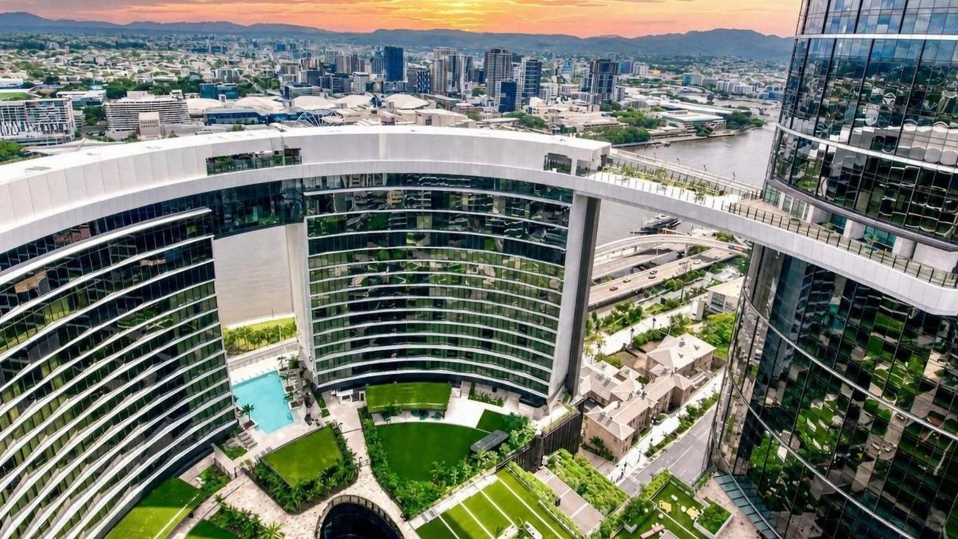 Luxury Riverfront Level 38 Queen's Wharf Tower Apartment Brisbane