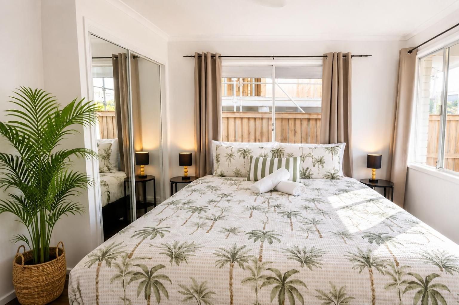 2br Chic Urban Escape In Norman Park Near Bne With Parking Brisbane