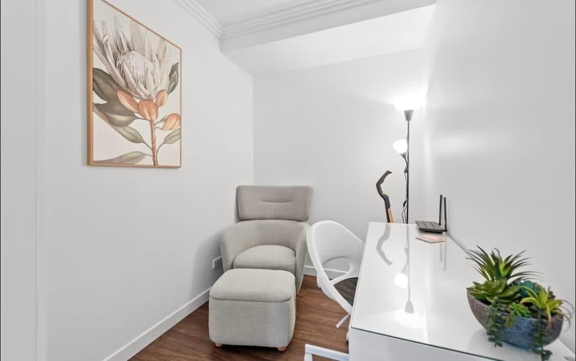 Modern On Mary 1 Bedroom, 1 Bathroom, 1 Car, Views!