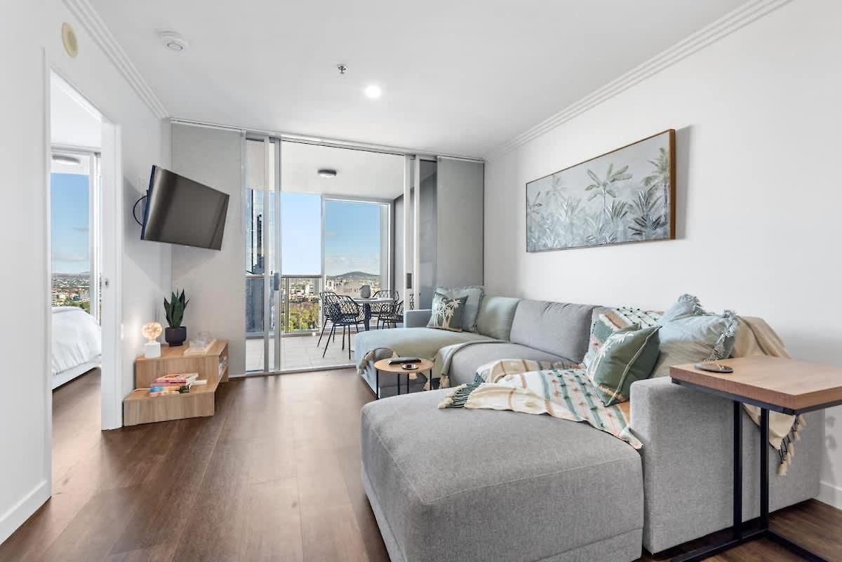 Modern On Mary 1 Bedroom, 1 Bathroom, 1 Car, Views! Apartment *