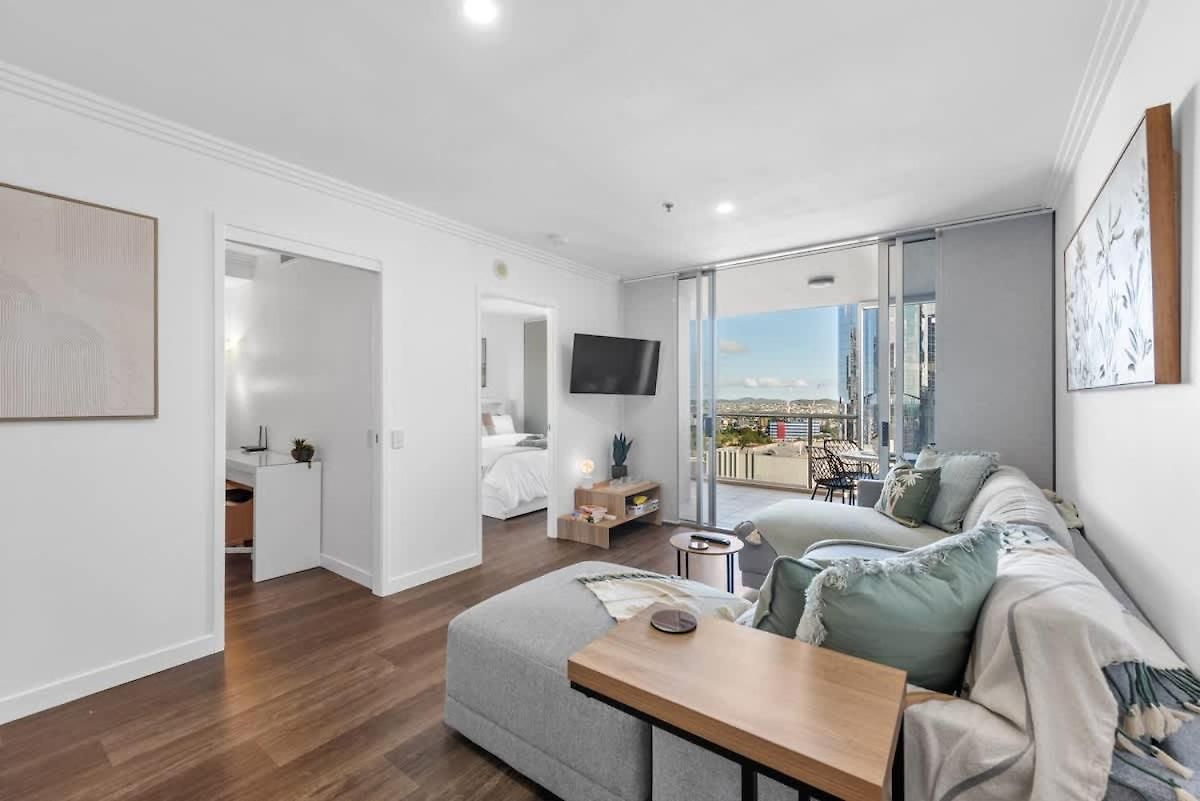 Modern On Mary 1 Bedroom, 1 Bathroom, 1 Car, Views!