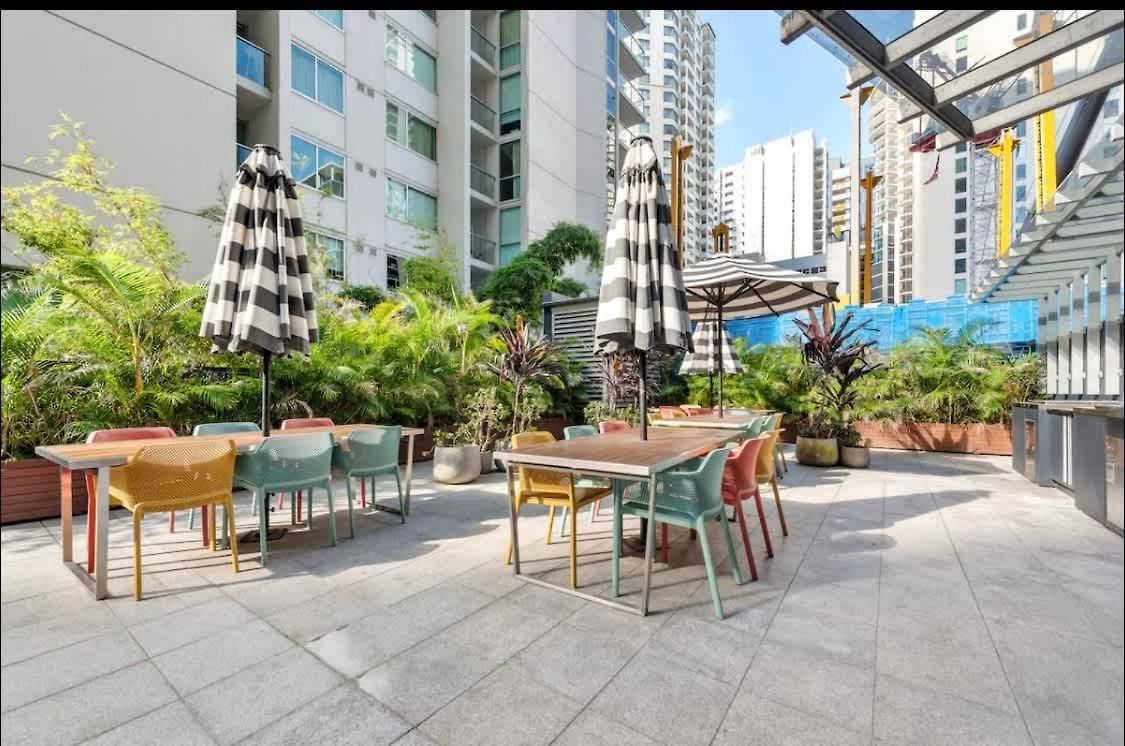Apartment Modern On Mary 1 Bedroom, 1 Bathroom, 1 Car, Views! Brisbane