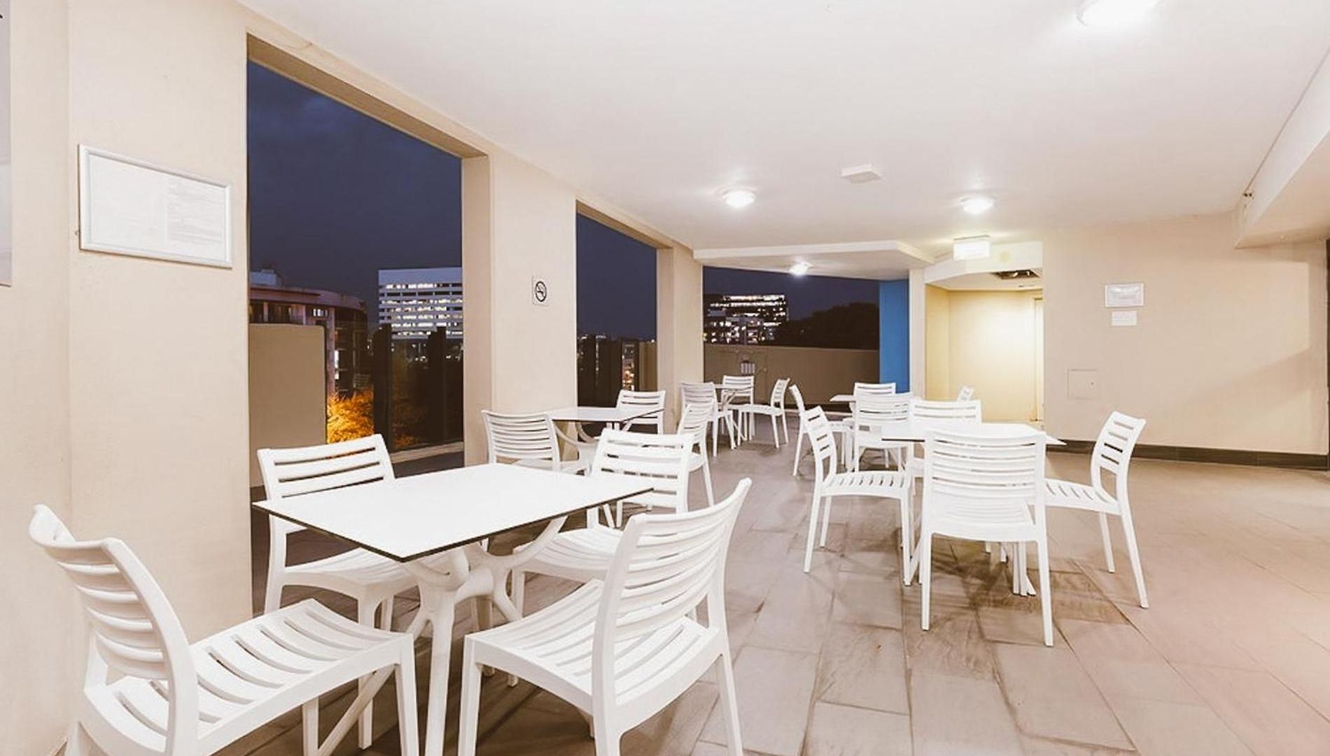 Pool & Gym Apartment Brisbane