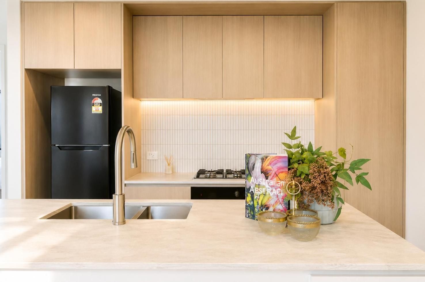 Milton Oasis Level 16- Luxury Near Milton Station