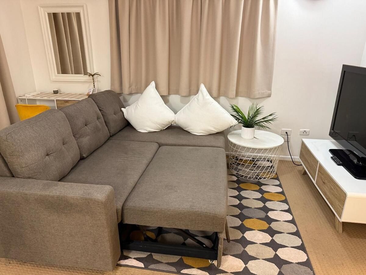 Holiday home Huge House With 2 Buildings And Pool 7br Brisbane