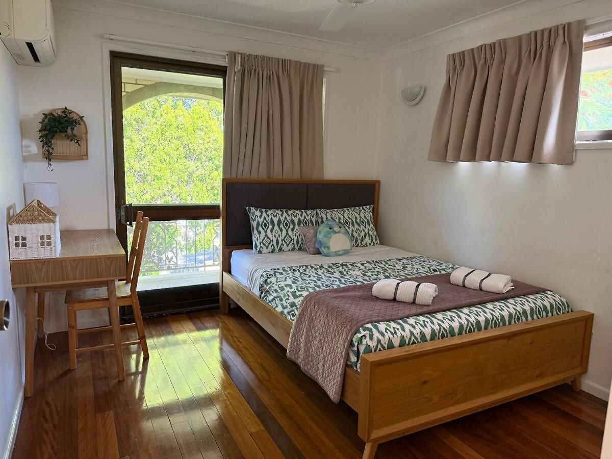 Huge House With 2 Buildings And Pool 7br Holiday home *