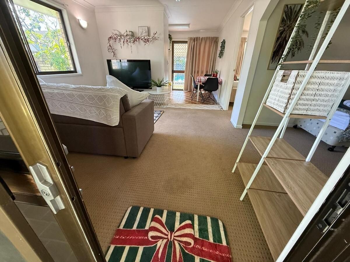 Huge House With 2 Buildings And Pool 7br Holiday home