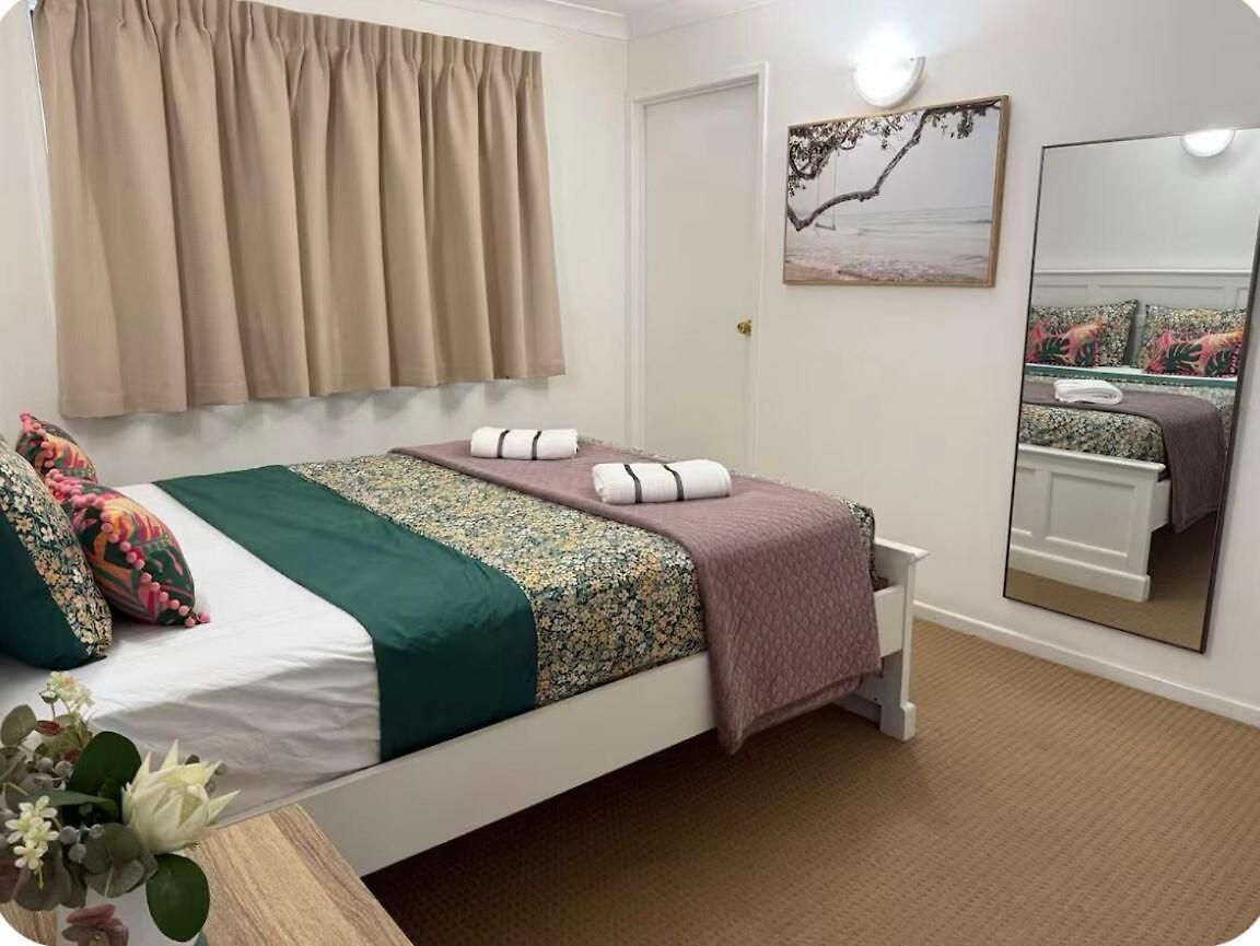 Huge House With 2 Buildings And Pool 7br Holiday home Brisbane