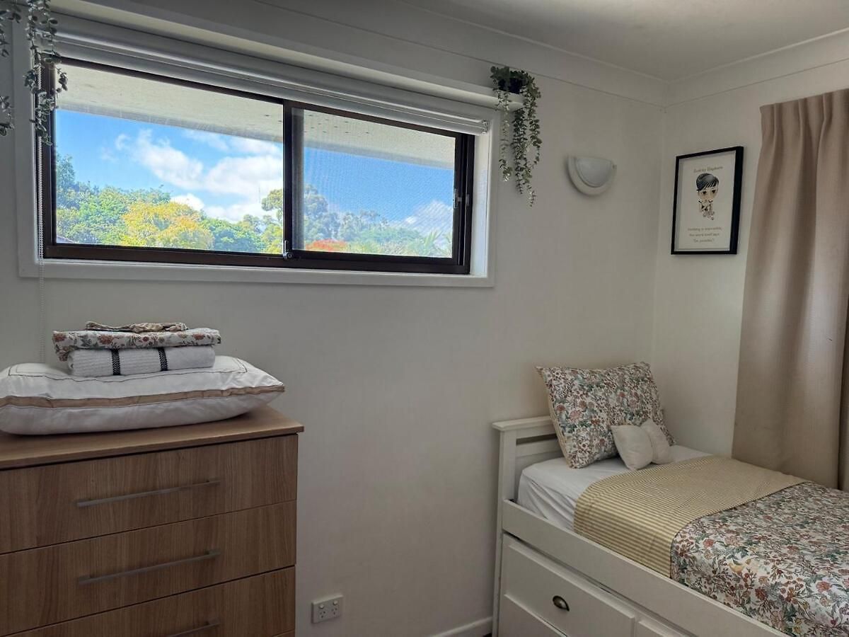 Huge House With 2 Buildings And Pool 7br Brisbane