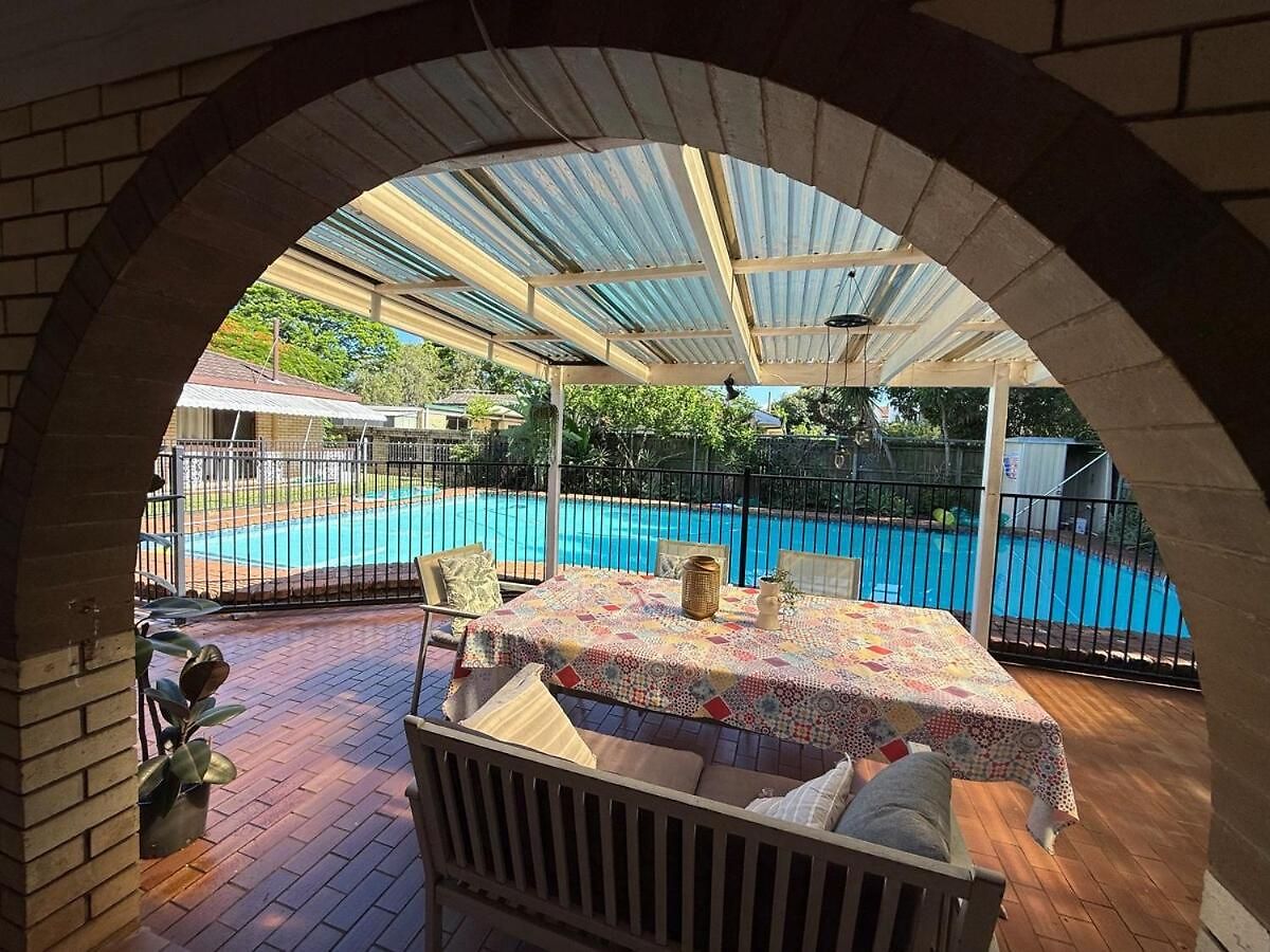 Huge House With 2 Buildings And Pool 7br * Brisbane