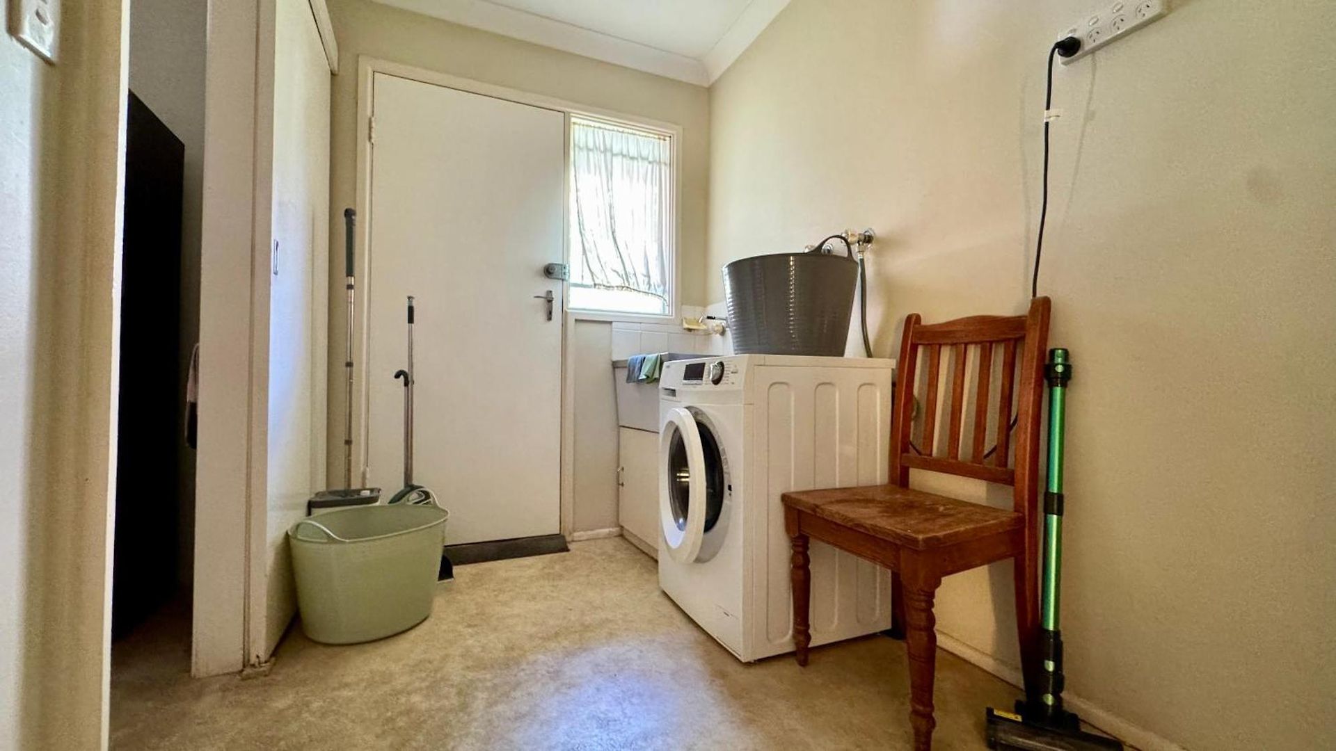 Walk To Market Square And Garden City! Macgregor Homestay