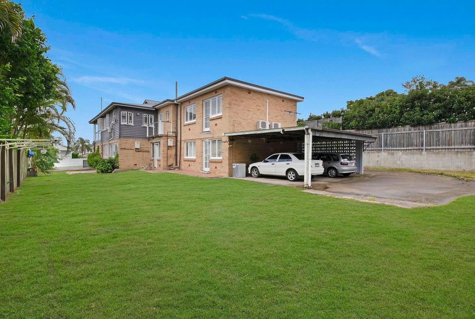 U3-funky Unit With Privateentry Quietcentre Newac New Smart Tv Brisbane