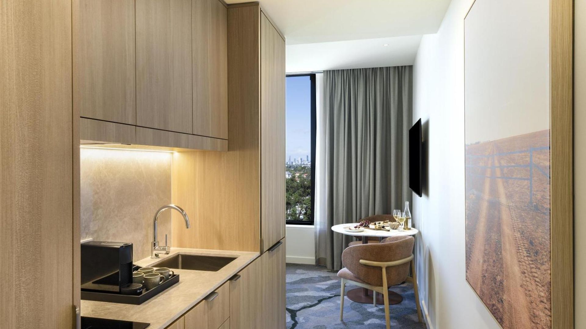 Adina Chermside Hotel 4*