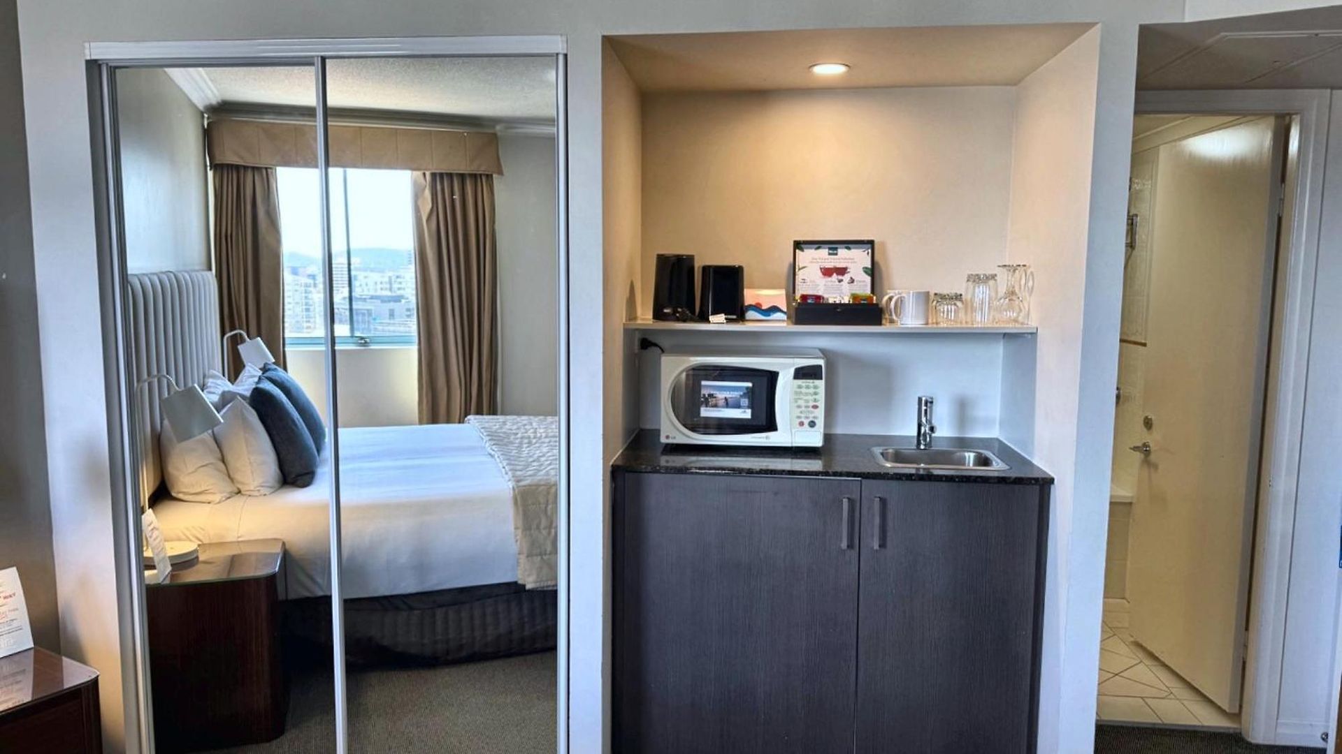 Two-bedroom Escape I Mantra On Queen