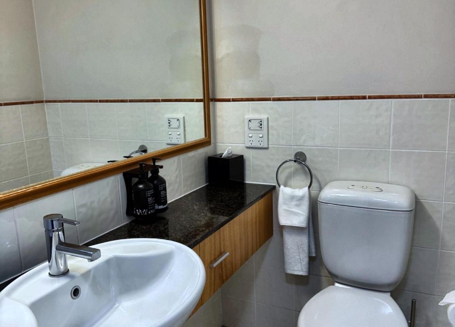Apartment Two-bedroom Escape I Mantra On Queen
