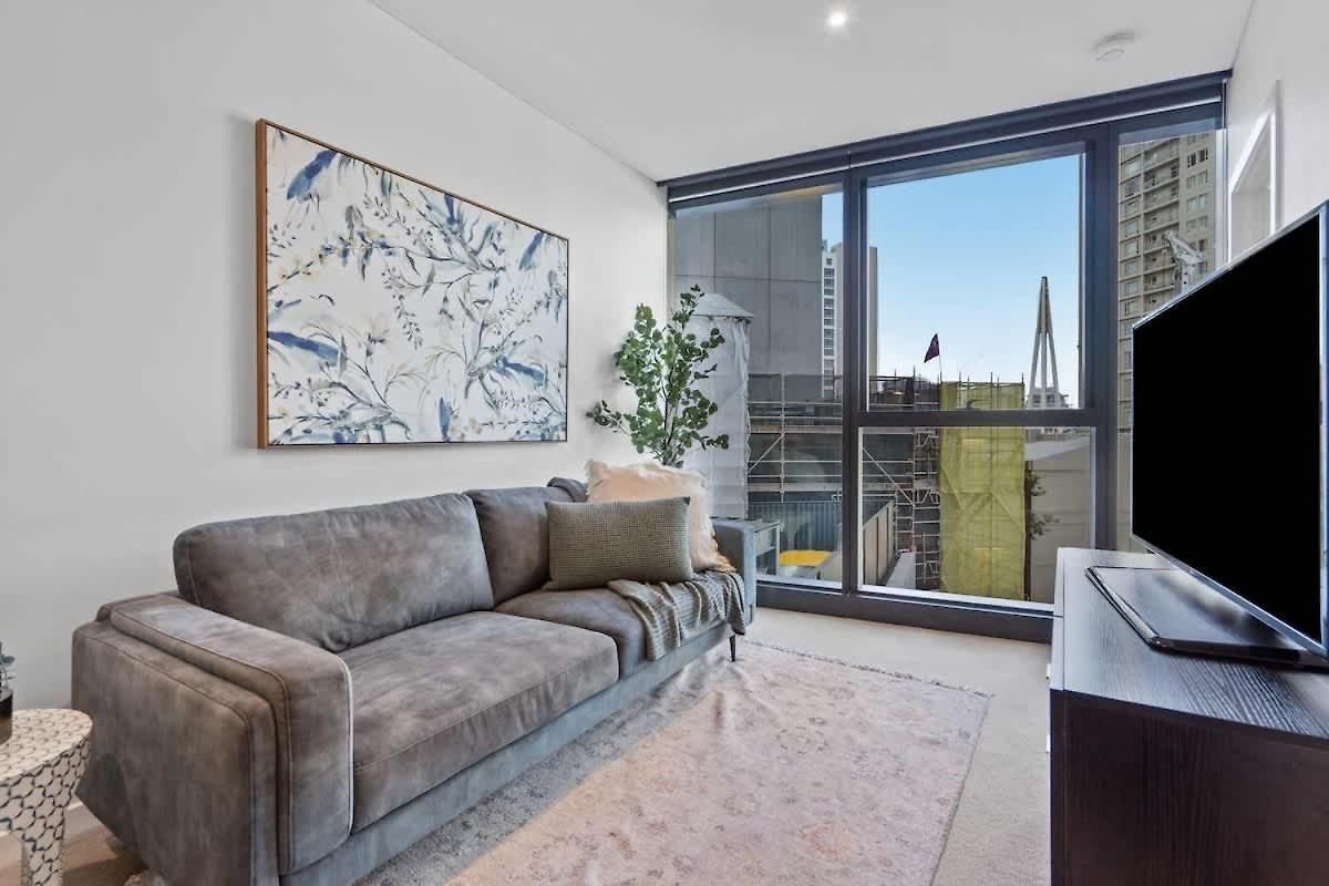 Apartment With Pool, Gym And Secure Car Space