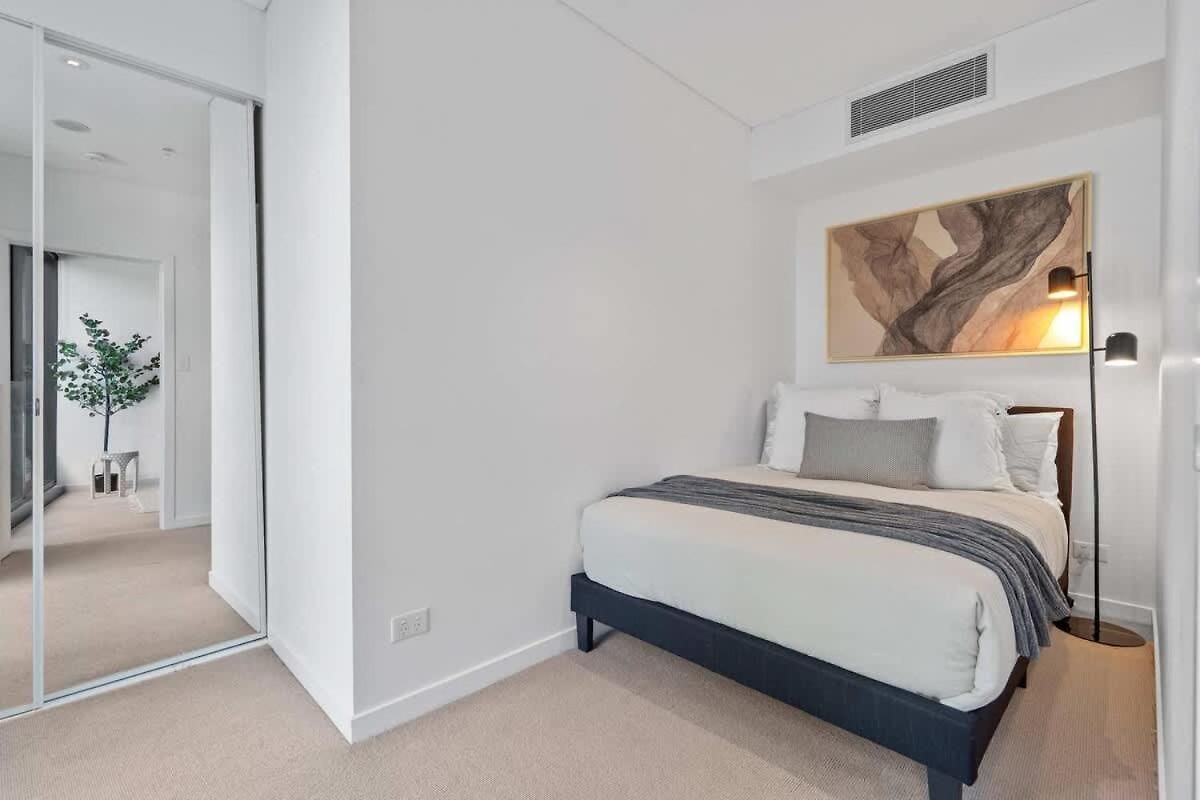 With Pool, Gym And Secure Car Space *