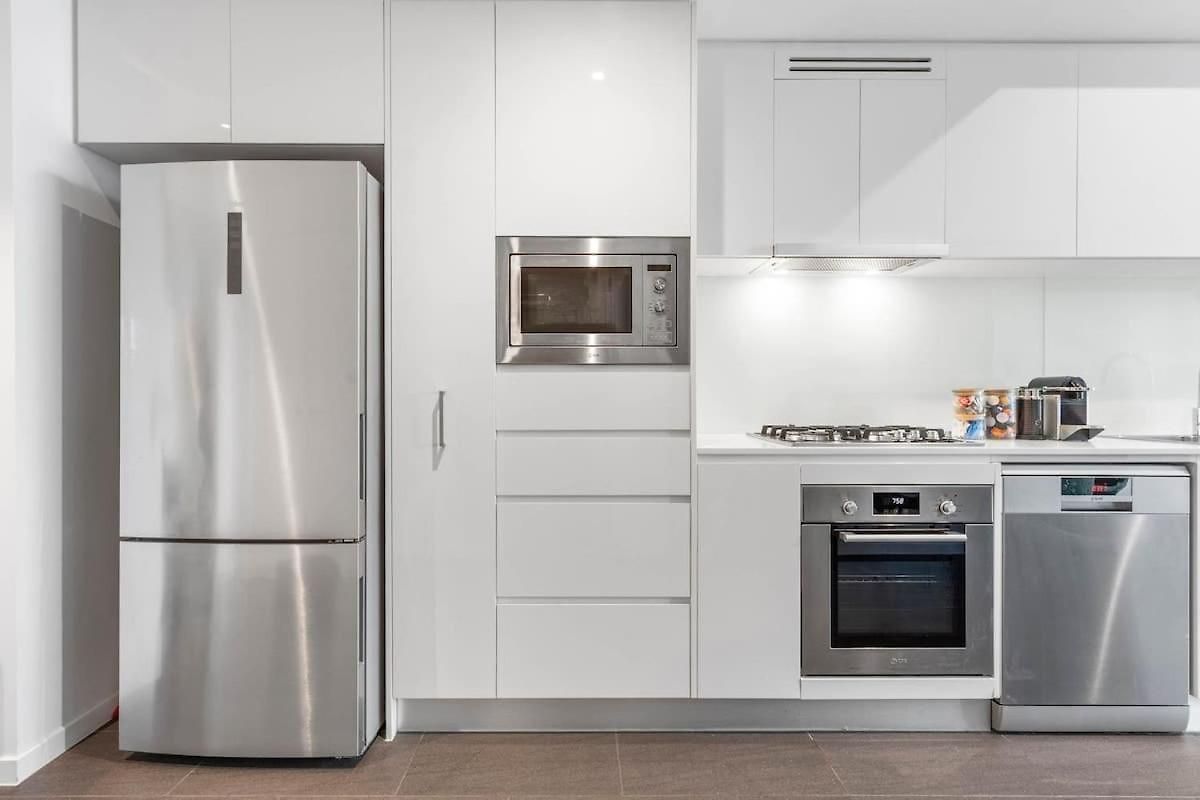 With Pool, Gym And Secure Car Space Apartment *