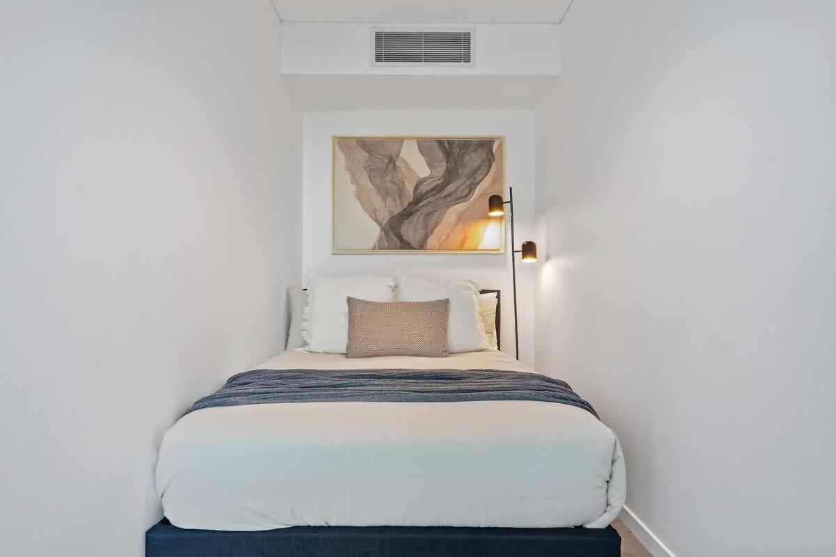 With Pool, Gym And Secure Car Space Brisbane