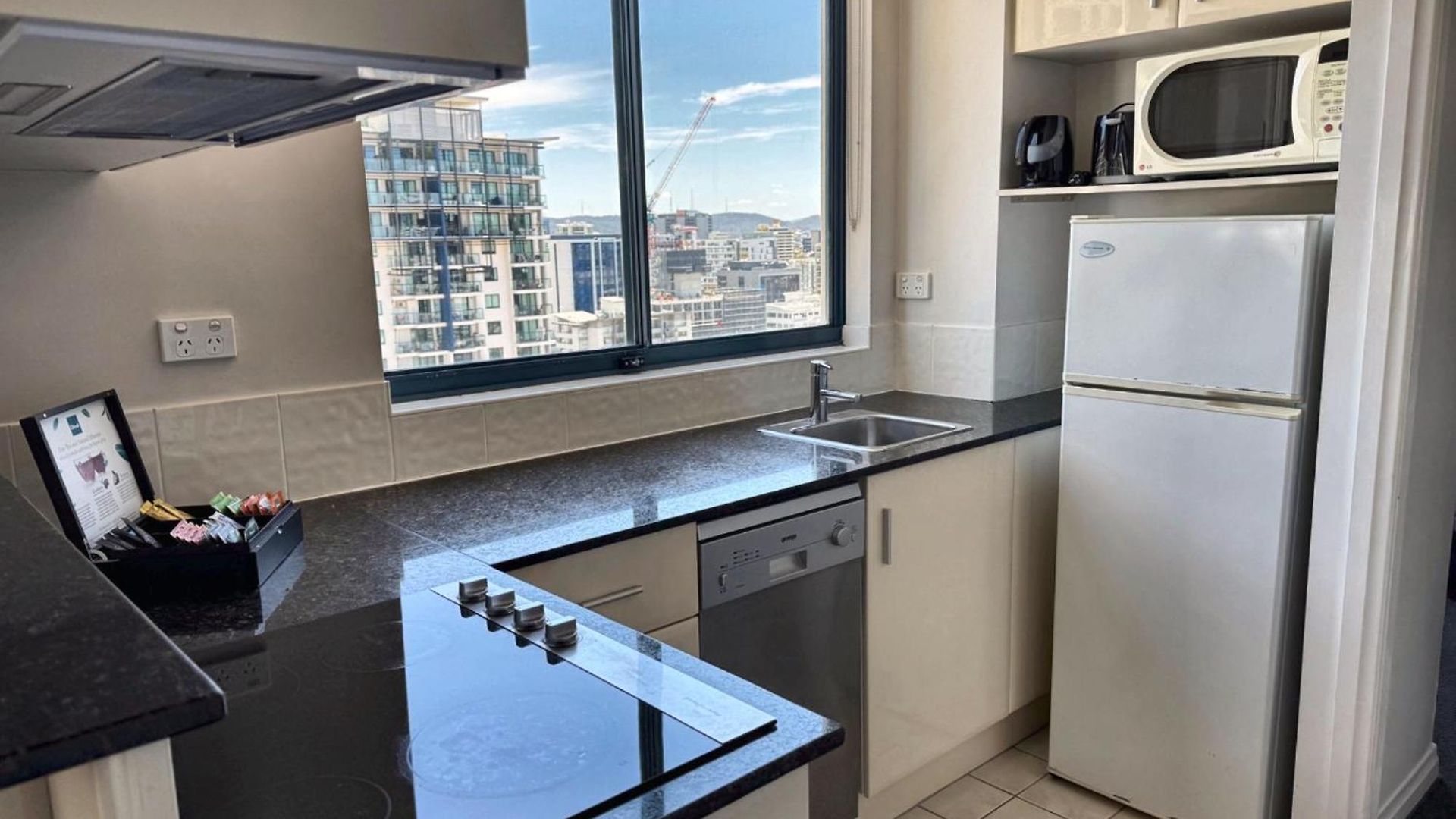 Apartment Two-bedroom Escape I Mantra On Queen