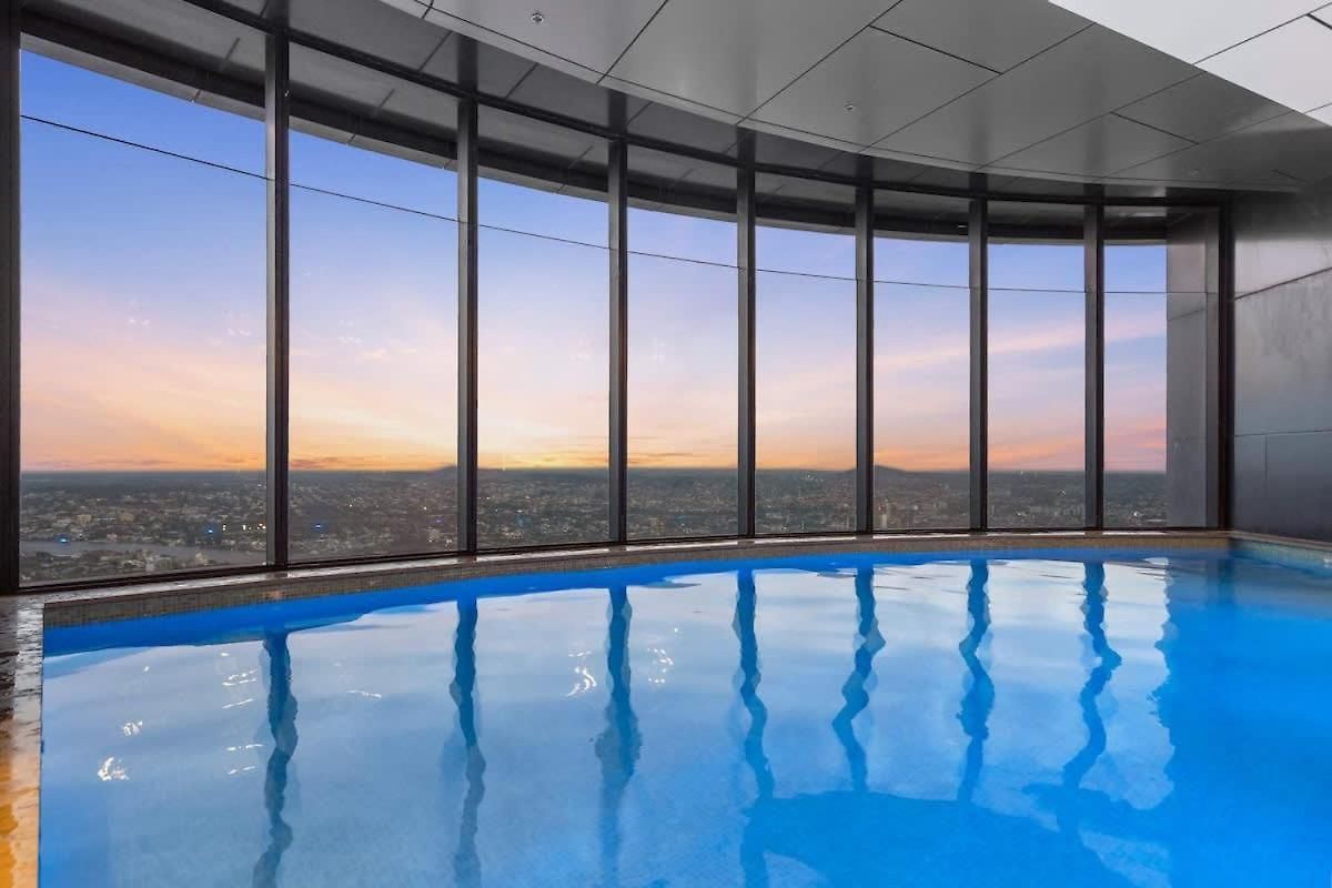With Pool, Gym And Secure Car Space Apartment Brisbane