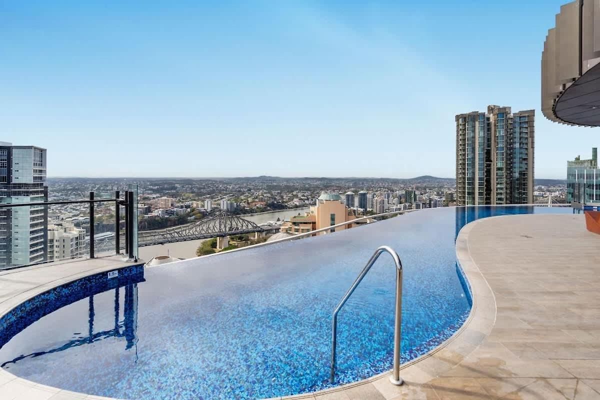 Spire On Queen Street - Free Car Park Apartment
