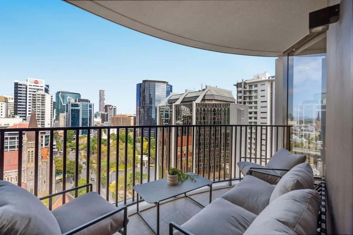 Spire On Queen Street - Free Car Park Apartment