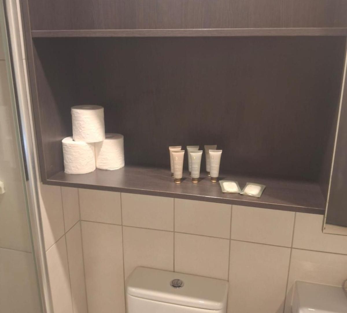 Premium Unit W/ Rooftop Pool In The Heart