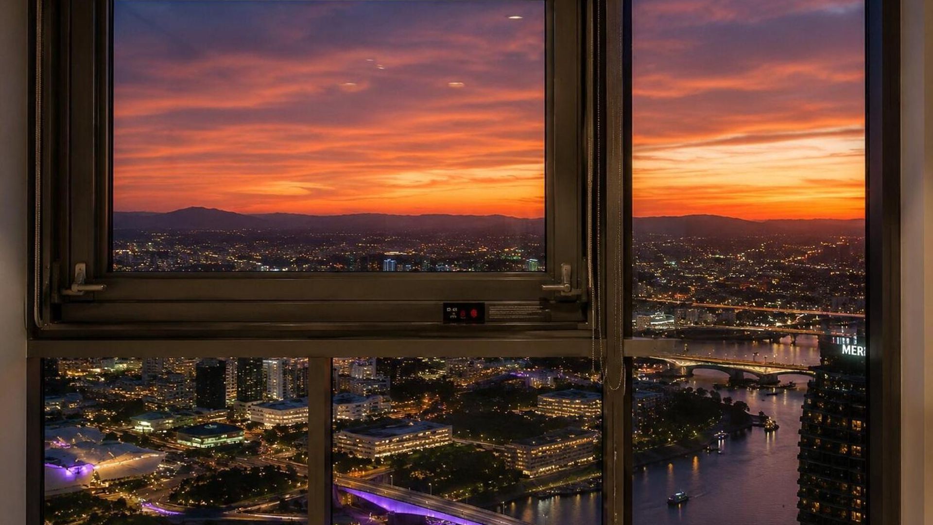 River View 1br With Cbd & Pool, Gym & Sauna Apartment