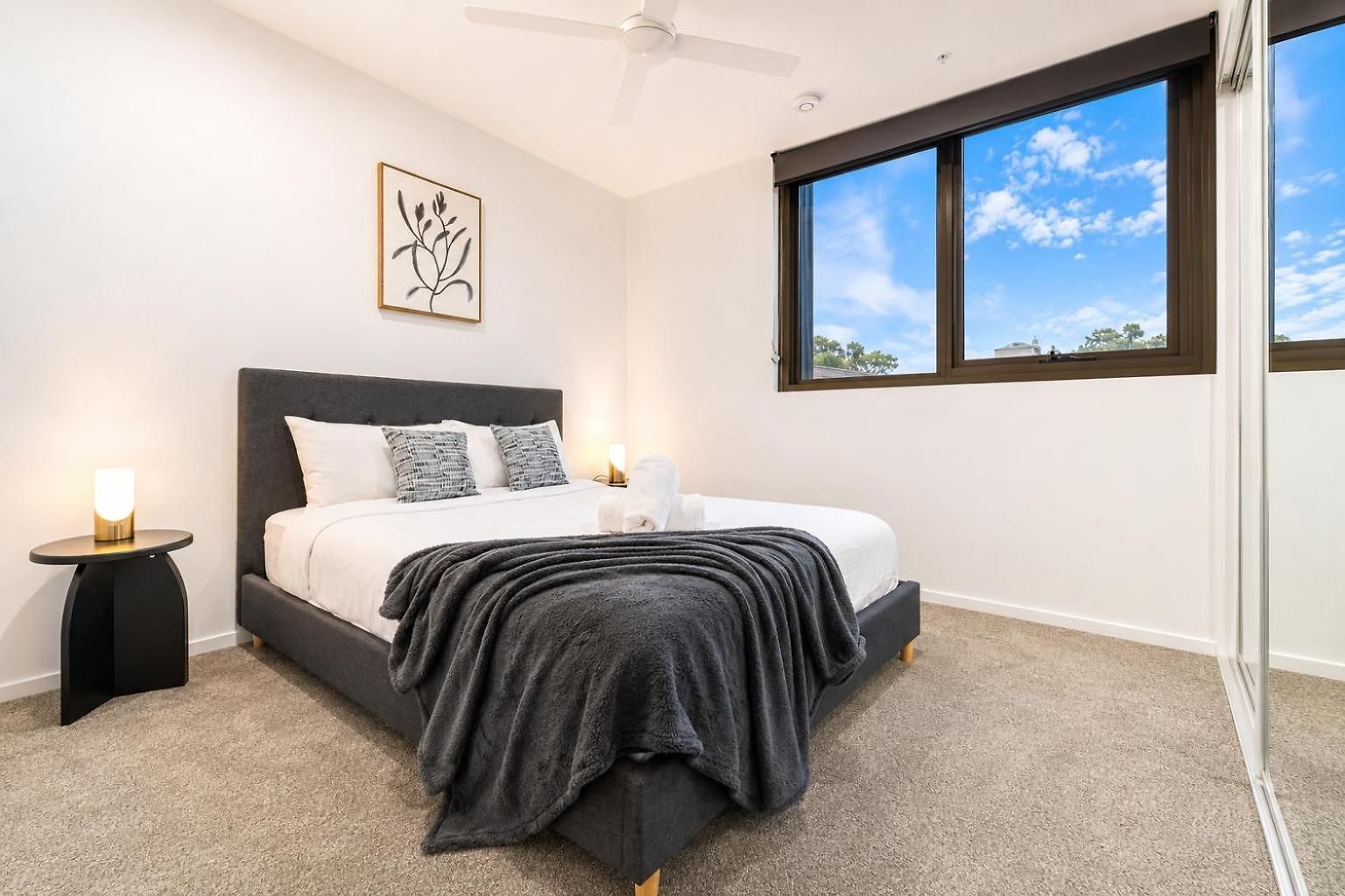 Riverside Modern 2br East With Parking Brisbane