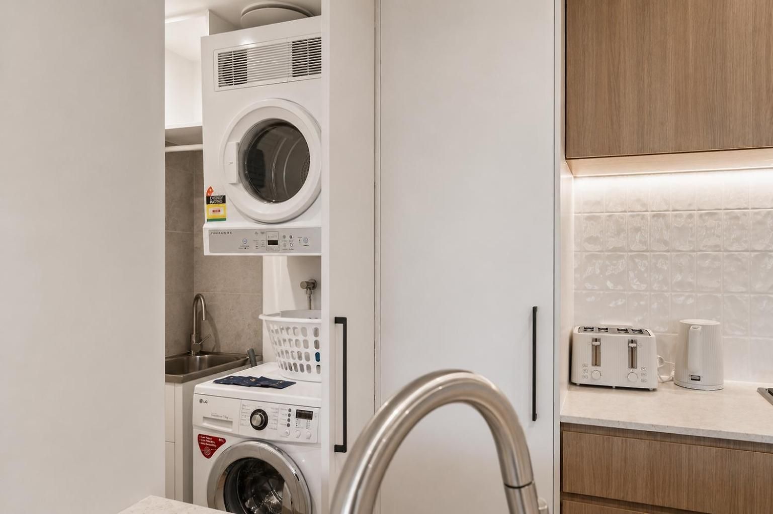 Apartment Riverside Modern 2br East With Parking Brisbane