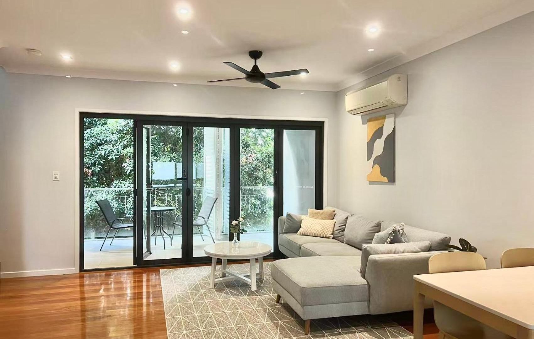 Kangaroo Point, Bromley Street