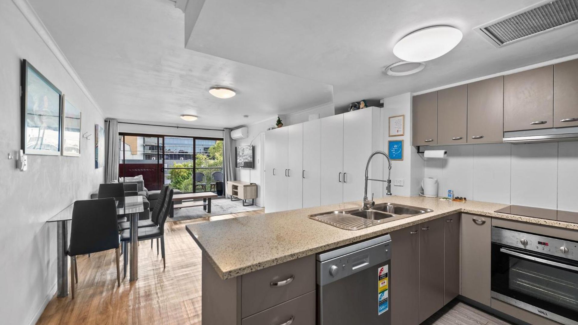 Stylish Bowen Hills Near Centre Apartment