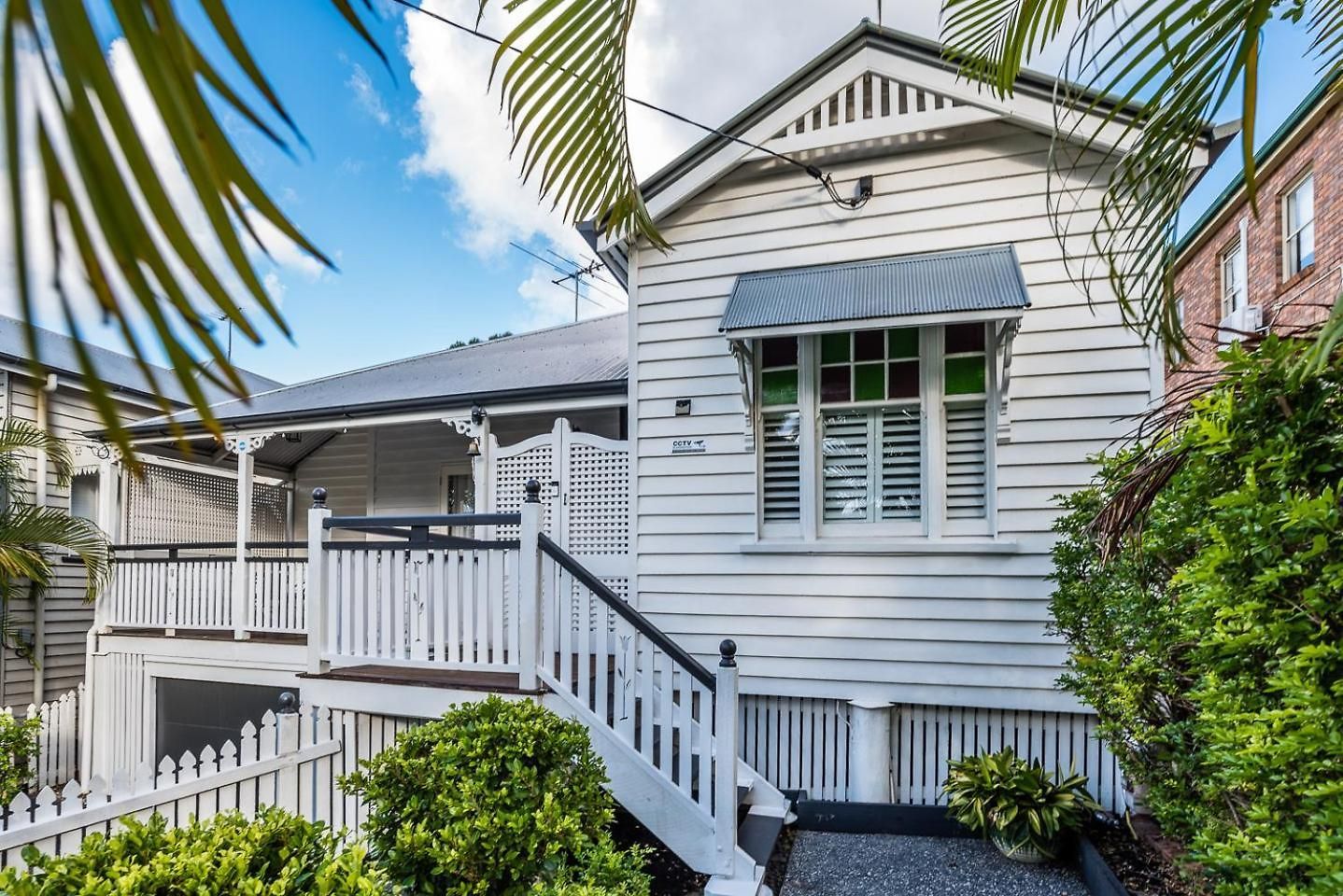 Stylish With Pool, Close Suncorp Stadium, Cbd