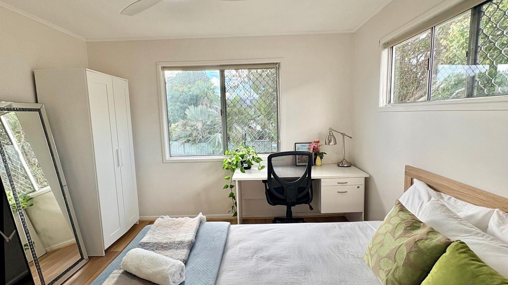 Welcome To Your Leafy Retreat In Graceville