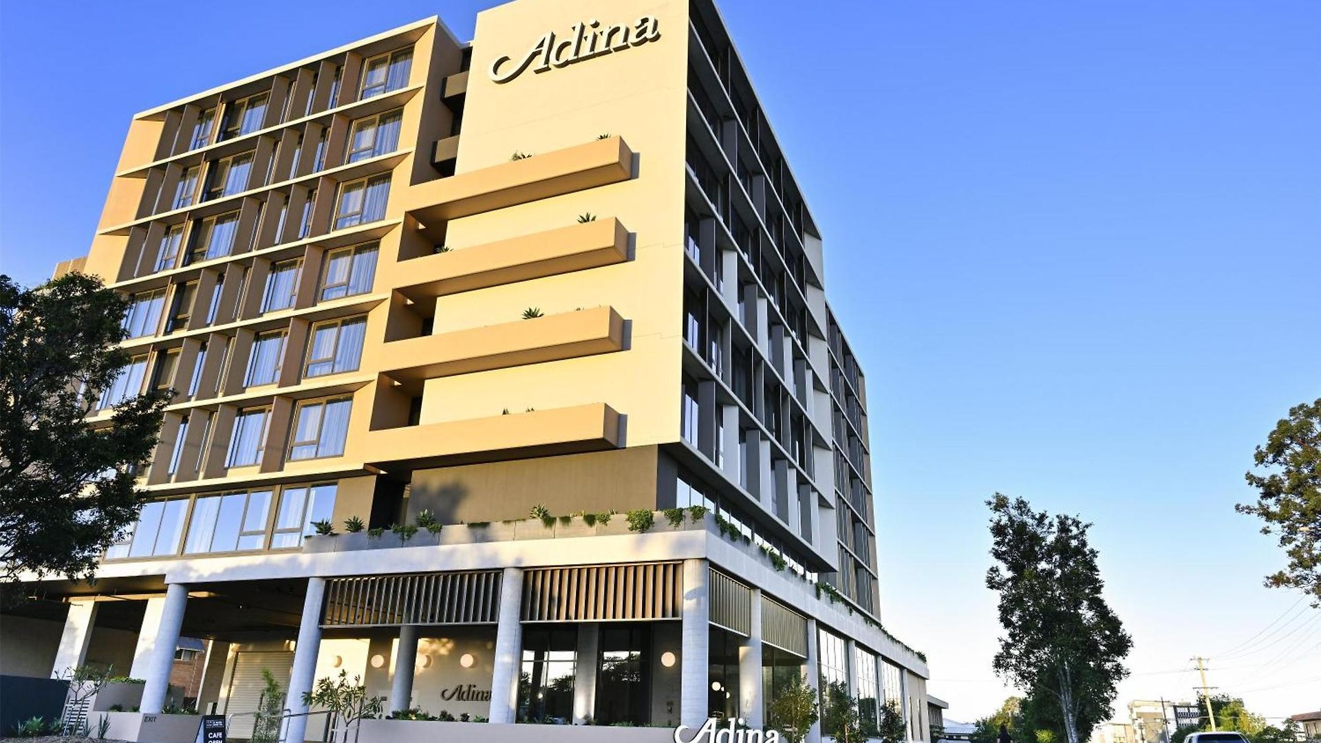Adina Chermside 4*