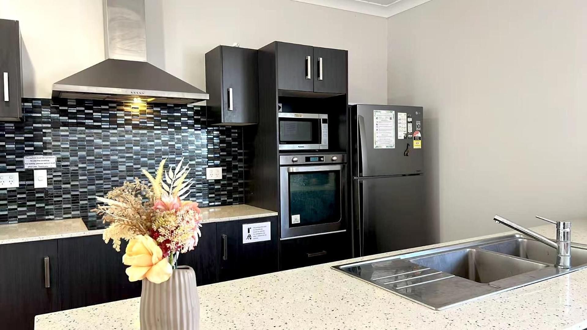 14c Breeze Ensuite In Coopers Plains Guest house 3*